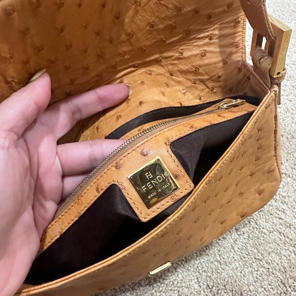 SOLD Fendi Baguette Ostrich Brown - Picture 14 of 17